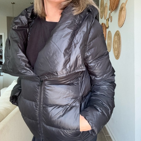 Nike Black Down Cowl Neck Hooded Jacket Size Small - Picture 1 of 9